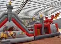 Maison gonflable extérieure de rebond de parcours d'obstacles de dragon commercial en gros pour la fête d'anniversaire d'enfants