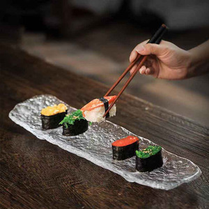 Plato de <span class=keywords><strong>sushi</strong></span> de cristal sencillo moderno al por mayor de fábrica, bandeja irregular rectangular de tira larga - Product Image 5