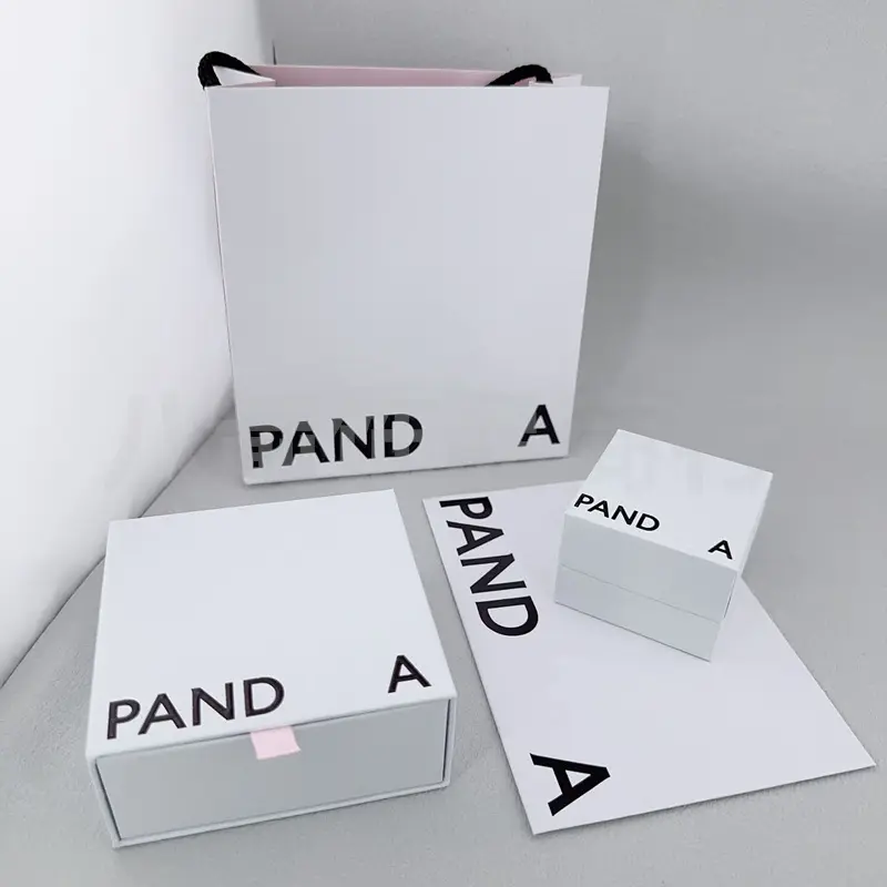 Neues Großhandel gute Qualität Armband Geschenkbox Anhänger Tasche Schmuckverpackung Charme Geschenkbox Handtasche passend Schmuck