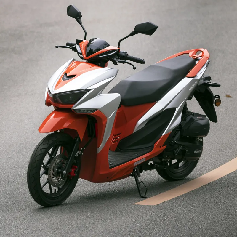 Changhua-Werk individualisiert 50cc 125cc 150cc Scooter langlebiges rotweißes modisches Kraftstoff-Motorrad für Erwachsene