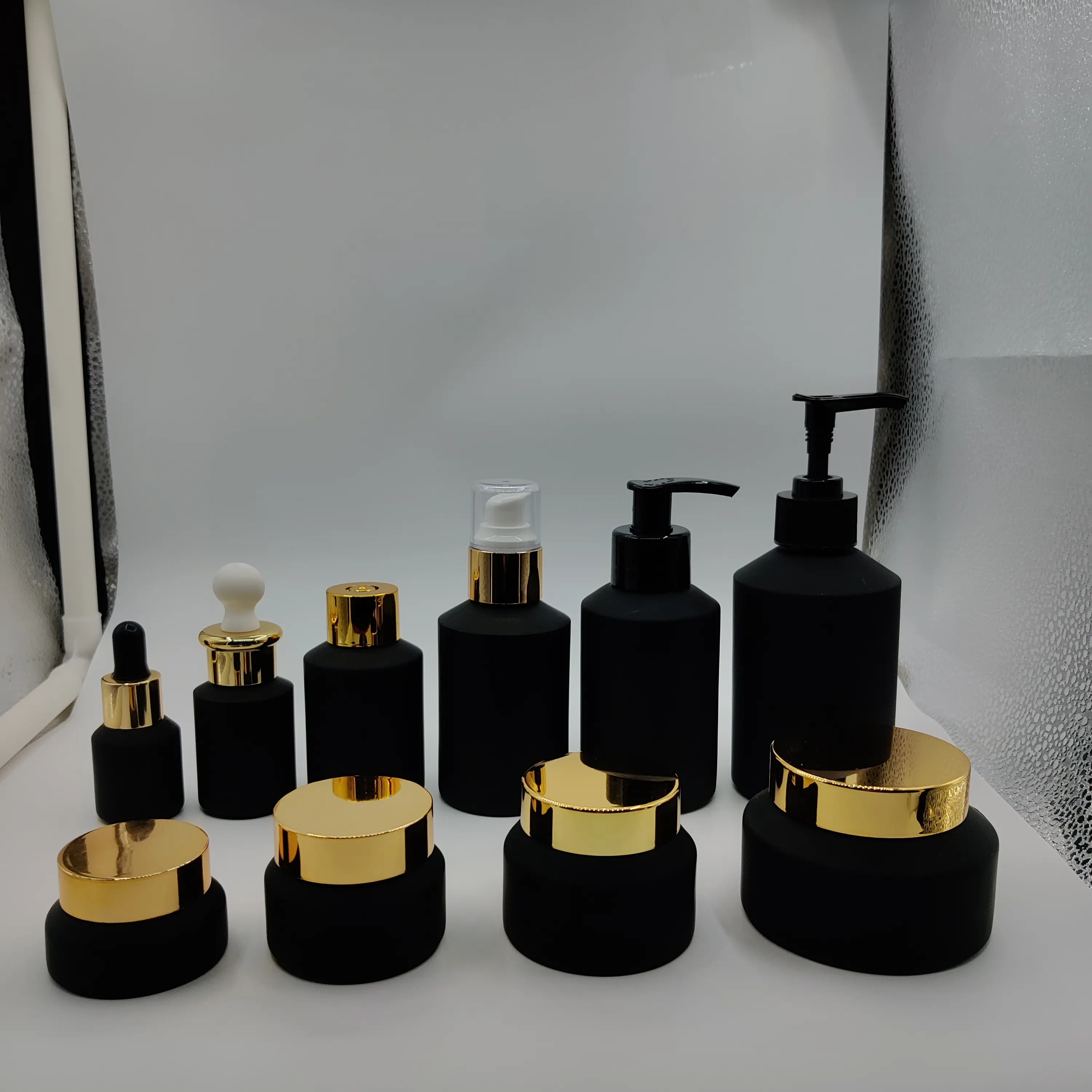 Set Botol Kosmetik Minyak Esensial Hitam, Set Botol Kosmetik dengan Bambu/Penitis Hitam