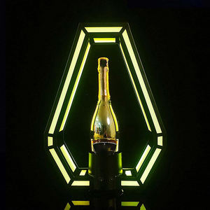 Venta de fábrica Acrílico Lujo LED Iluminación VIP Botella Glorifier Botella Presentador para Night Club - Product Image 4
