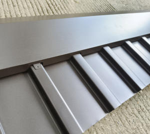 Gran Muralla Aislamiento exterior Azulejos de aluminio Techo térmico Tablero de poliuretano Clase Protección contra incendios Paneles sándwich de metal Techo - Product Image 1