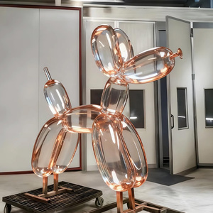 Scultura Moderna di Cane Palloncino in Resina Trasparente Fatta a Mano, Arte da Collezione - Product Image 1
