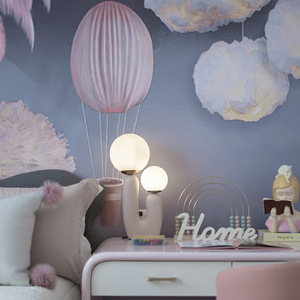 Nouveauté Lampe de table d'intérieur décorative personnalisée en résine rose avec interrupteur pour salle de lecture - Product Image 5