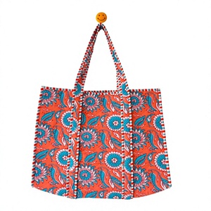 Bolso Tote Acolchado de Algodón con Estampado Floral Bohemio, Bolso de Compras de Verano con Diseño Abierto, Asa con Patrón Rojo y Azul y Adorno de Cara Sonriente - Product Image 1