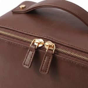 Grande trousse de toilette marron chocolat en cuir PU 29 cm, ouverture à plat, sac de toilette avec double fermeture éclair dorée, poignée, logo personnalisé, OEM, voyage - Product Image 4