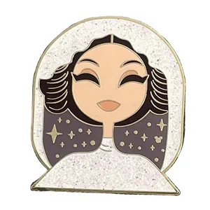 Custom Creative Women in Isalm and Women with Headscarves Gold Plated Iron Hard Enamel Pin High Quality Unique Islamic Lapel Pin