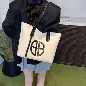 New Arrival Women's Large Capacity <b>Waterproof</b> PU <b>Tote</b> <b>Bags</b> <b>with</b> <b>Zipper</b> Closure Portable All Seasons - Product Image 3