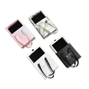 Boîte à bijoux pliante de luxe personnalisée par le fabricant avec impression de logo, pour bagues, colliers, boucles d'oreilles, avec insert en mousse - Product Image 2