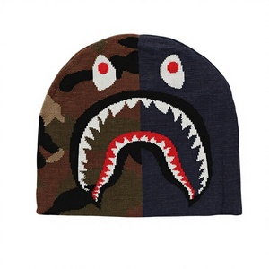 Gorro de esquí unisex con estampado de leopardo, cadenas y boca de tiburón bordada, estilo urbano de invierno, ajustable, para las cuatro estaciones, de jersey. - Product Image 1