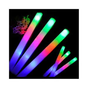 Warna RGB Logo Kustom Menyala Cheer Led Busa Tongkat Menyala Dalam Gelap untuk Pesta