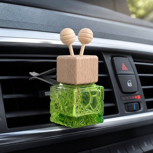 Flacon vide de 8 ml pour parfum de voiture, diffuseur <span class=keywords><strong>en</strong></span> <span class=keywords><strong>verre</strong></span> suspendu avec bouchon <span class=keywords><strong>en</strong></span> bois, vente <span class=keywords><strong>en</strong></span> gros, désodorisant de voiture, flacon d'huile essentielle, logo personnalisé - Product Image 3