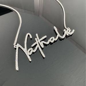 สร้อยคอชื่อแบบสั่งทำพิเศษ ประดับเพชรซิร์คอนเต็มตัวอักษร ดีไซน์แบบจุดเพชร ตัวอักษรแบบสคริปต์ จี้สแตนเลส สร้อยคอโชคเกอร์ทันสมัย เครื่องประดับ - Product Image 2