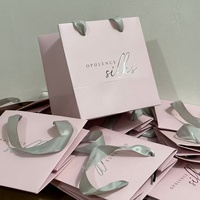Sacs cadeaux en papier de luxe de petite taille avec logo personnalisé imprimé, matériaux recyclés, poignées en ruban - Emballage cosmétique pour cils