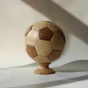 Бамбуковая урна для праха в форме футбольного мяча, ручной работы, для собак и кошек, большая вместимость, для домашнего декора - Product Image 1