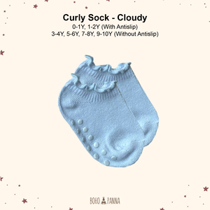 Chaussettes bouclées respirantes à motif nuageux, conçues pour les enfants en croissance, avec tissu doux, ajustement flexible et confort quotidien, pour les 9 à 10 ans. - Product Image 2