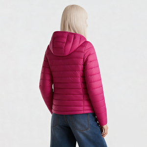 Piumino da Donna con Cappuccio - Giacca Invernale Leggera e Calda Trapuntata, Vestibilità Slim, Parka Imbottito <span class=keywords><strong>Fucsia</strong></span> per Esterni e Casual, Logo Personalizzabile - Product Image 3