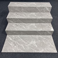 Carreaux de porcelaine gris clair brillant veiné effet marbre, modernes, antidérapants, rectangulaires, pour marches d'escalier de salle de bain, maison, hôtel, vente en gros