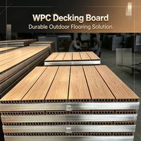 Système de terrasse modulaire surélevée WPC à emboîtement, terrasse extérieure co-extrudée avec quille galvanisée et pieds réglables en acier inoxydable