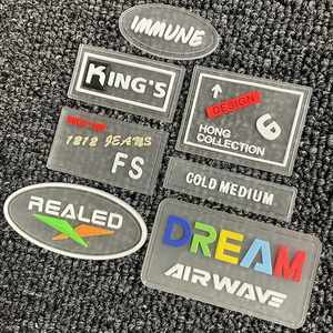 Patch en silicone transparent personnalisé de haute qualité, logo en relief 3D 2D, patchs en PVC souple pour vêtements - Product Image 1