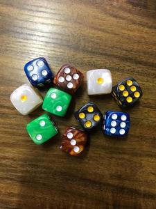Oferta Especial: Dados Acrílicos Personalizados de 16mm con Esquinas Redondeadas para RPG, Venta al por Mayor, Juguete Educativo con Puntos D6 - Product Image 3
