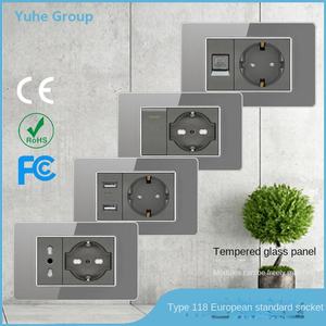 Prise murale double USB type C en verre trempé, norme allemande, avec interrupteur et trois prises de courant - Product Image 2