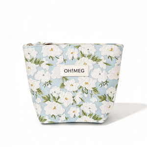 Ensemble de 3 trousses de <span class=keywords><strong>maquillage</strong></span> de voyage en jacquard brodé floral français personnalisé, pochette cosmétique trapèze en tapisserie pour femme - Product Image 1