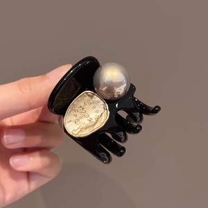 Nouvelle pince à cheveux requin haut de gamme au design de niche, petite, élégante et simple, pour l'arrière de la tête, avec perles - Product Image 3