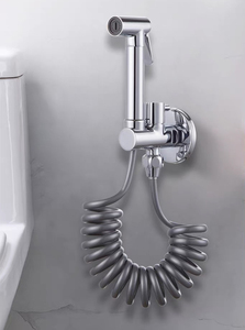 Pistola de pulverización de latón de alta presión con válvula de esquina de un solo control para limpieza en el baño - Product Image 2