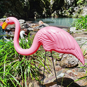Décoy de chasse aux oiseaux en plastique rose de qualité supérieure, sur pieds longs, pour la chasse en zone humide, attirant les prédateurs et les oiseaux aquatiques des marais - Product Image 1