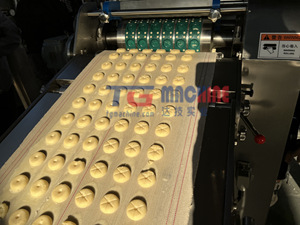 Easy Opreate Soft Biscuit <strong>Machine</strong> and Hard Biscuit <strong>Machine</strong> Fully Automatic <strong>Bakery</strong> <strong>Machine</strong> - Product Image 2