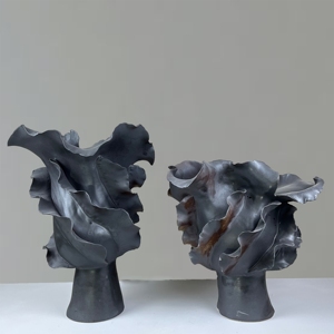 Juego de Jarrones de Cerámica Negros Tropicales para Flores, Jarrón Grande de Forma Irregular Inspirado en el Diseño Tropical para Decoración del Hogar - Product Image 2