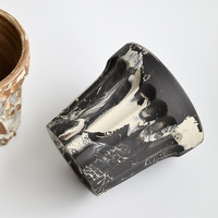 Vase de table en céramique au design unique, moderne, fait à la main, étanche, avec glaçure mate, écologique, décoration intérieure, texture pour l'intérieur