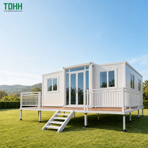 Módulo de Panel Revestido TDHH en Poste de Acero de 20 Pies, Balaustrada Blanca, Puertas Dobles Acristaladas, Unidad Prefabricada para Sitio Elevado y Cabaña en Plataforma - Product Image 1