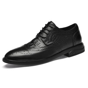 Chaussures décontractées en cuir pour hommes, nouveau modèle brogue à lacets, bout rond, respirantes, antidérapantes, semelle extérieure en caoutchouc véritable, collection automne - Product Image 5
