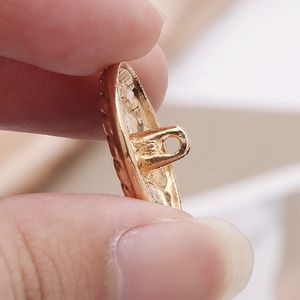 Phụ Nữ Mới Của Matte Vàng Đen 4-Lỗ May Nút Chân Lớn Trang Trí Kim Loại Mạ Cho Áo Quần Áo Phụ Kiện May Mặc - Product Image 5