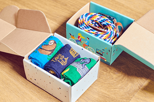 Custom Embossed Recycled Shipping <b>Box</b> Magnetic Closure Logo <b>Pink</b> Luxury Corrugated Folding Kraft Paper Packaging for Clothing - Product Image 3