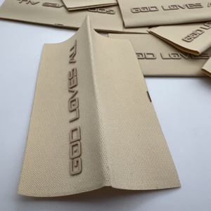 Etiqueta de silicona tridimensional personalizada, etiqueta de ropa tejida, etiqueta de cuello de estilo plegable central para <span class=keywords><strong>vestido</strong></span> de <span class=keywords><strong>bolsa</strong></span> de ropa - Product Image 5