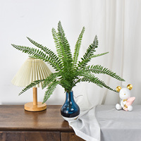 Fougère artificielle Yida Boston de 52 cm, plante suspendue à feuilles multiples, durable, pour la décoration intérieure de la maison et du bureau, en pot.
