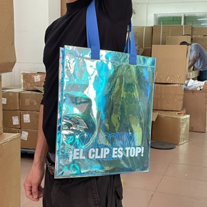 <span class=keywords><strong>Sac</strong></span> <span class=keywords><strong>de</strong></span> shopping personnalisé en PVC holographique, <span class=keywords><strong>sac</strong></span> fourre-tout transparent, logo imprimé en couleur, sacs <span class=keywords><strong>de</strong></span> shopping imperméables - Product Image 1