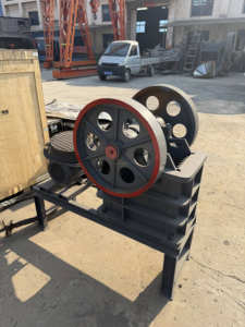 Высокопроизводительный шкив маховика для щековой дробилки, детали графитовой руды с компонентами сердечника, подшипник двигателя - Product Image 2