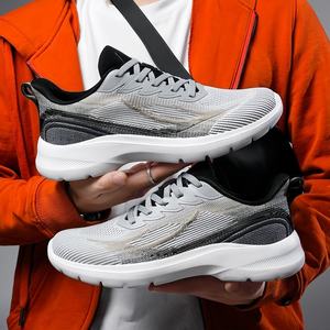 รองเท้าผ้าใบลำลองสไตล์สปอร์ตสำหรับผู้ชาย รองเท้าวิ่งราคาประหยัดสำหรับใช้ในชีวิตประจำวัน รองเท้าเดินสไตล์ลำลองสำหรับผู้ชาย - Product Image 3