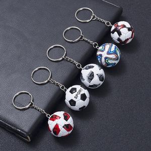 Porte-clés Mini Ballon de Football en Cuir PU, Breloque de Sac, Cadeau Souvenir pour Garçons et Fans, Idéal pour Anniversaire - Vente Chaude - Product Image 2