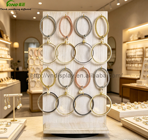 Exhibidor Giratorio de Madera de Doble Cara para Joyería con 32 Ganchos para Almacenamiento y Organización de Aretes, Tamaño Personalizable - Product Image 1