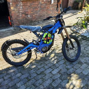 Motocicleta de Carreras L1e de 60V, Edición Negra 2025, Cuadro de Aleación de Aluminio, 3 Velocidades, Batería de Litio de 60V40AH, Velocidad Máxima de 75 km/h - Product Image 4