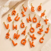 KAVNAR Farbige Orange Ballon-Buchstaben-Anhänger, Vergoldeter Edelstahl, Schmuckzubehör für Ästhetische DIY-Schmuckherstellung