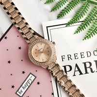 Reloj de Cuarzo para Mujer con Aleación de Diamantes, Correa de Cuero/Cocodrilo, Esfera de 38 mm, Resistente al Agua, Elegancia de Dibujos Animados, Casual