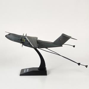 Modèle d'<span class=keywords><strong>avion</strong></span> <span class=keywords><strong>de</strong></span> <span class=keywords><strong>transport</strong></span> A-400M <span class=keywords><strong>de</strong></span> <span class=keywords><strong>l</strong></span>'<span class=keywords><strong>armée</strong></span> <span class=keywords><strong>de</strong></span> <span class=keywords><strong>l</strong></span>'<span class=keywords><strong>air</strong></span> malaisienne à <span class=keywords><strong>l</strong></span>'échelle 1:200, affichage statique, pour collection <span class=keywords><strong>de</strong></span> bureau - Product Image 4