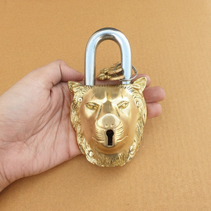 Cadenas vintage en laiton en forme de lion, serrure décorative antique en métal avec motif gravé orné, clés squelette, décoration rustique pour la maison - Product Image 2